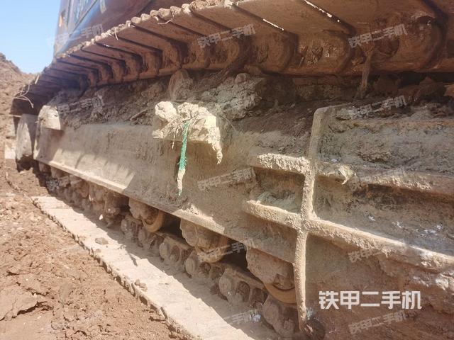 右側(cè)履帶整體(行走機(jī)構(gòu)) 右側(cè)履帶整體(行走機(jī)構(gòu))