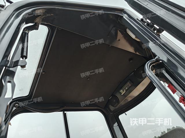 驾驶室顶部（整机外观）