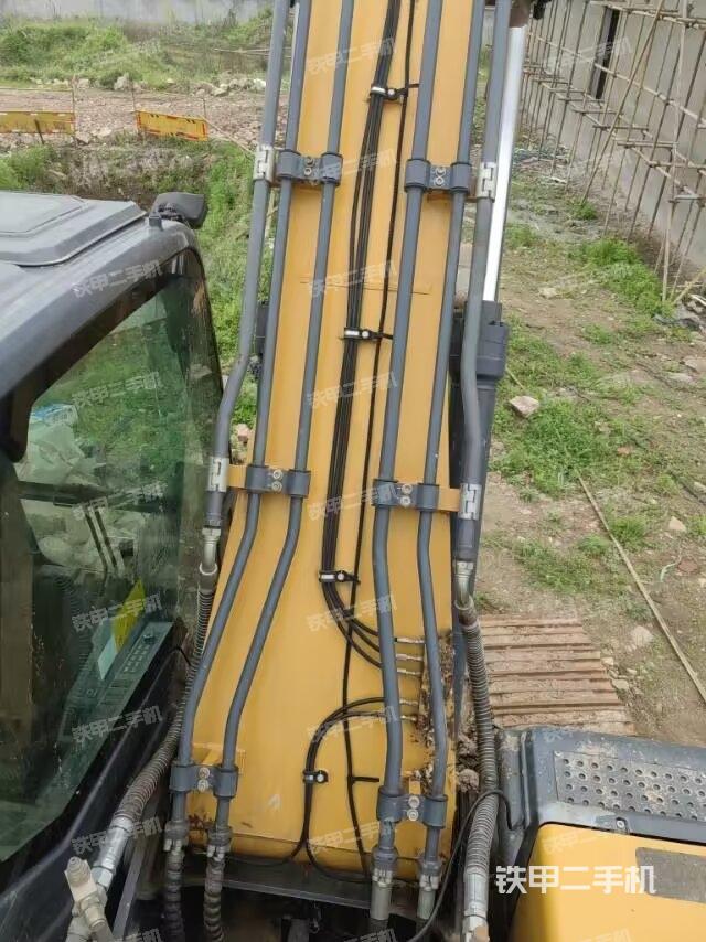 大臂背部俯視（工作和回轉(zhuǎn)裝置）