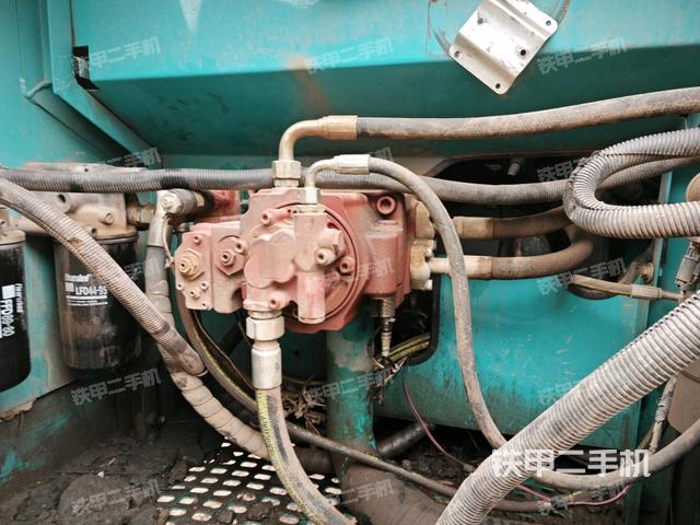 液壓泵斜45?左（大件艙室）