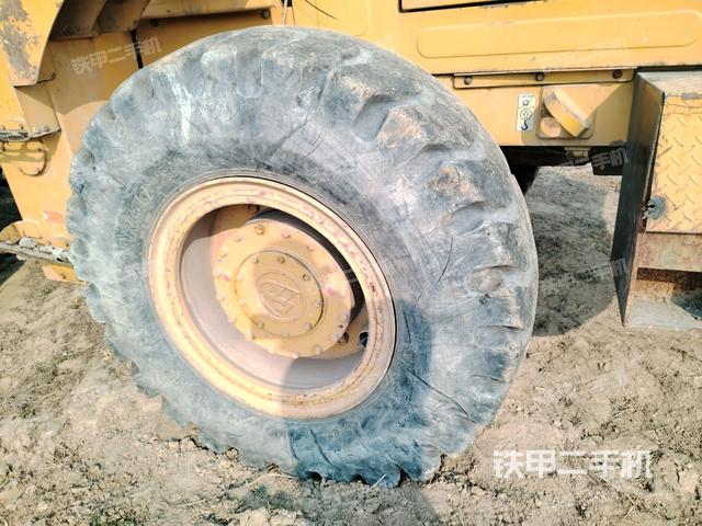 右后輪（行走機構(gòu)）