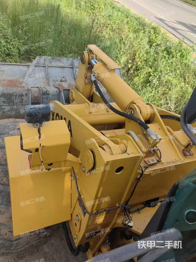 鏟斗油缸側(cè)面（工作裝置）