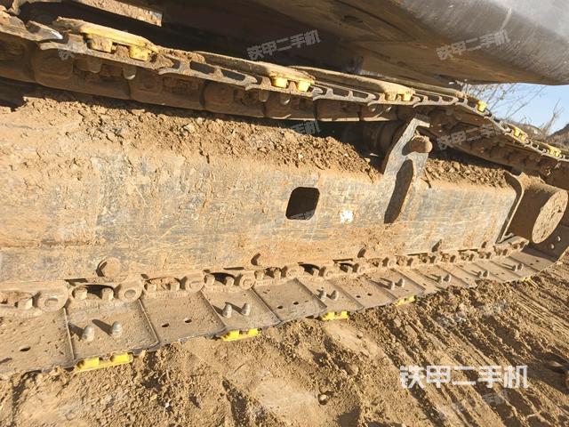 右側(cè)履帶整體?（行走機(jī)構(gòu)）