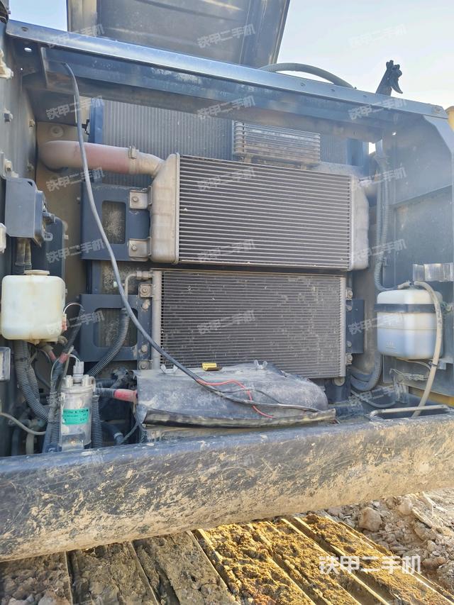 散熱器正面（大件艙室）