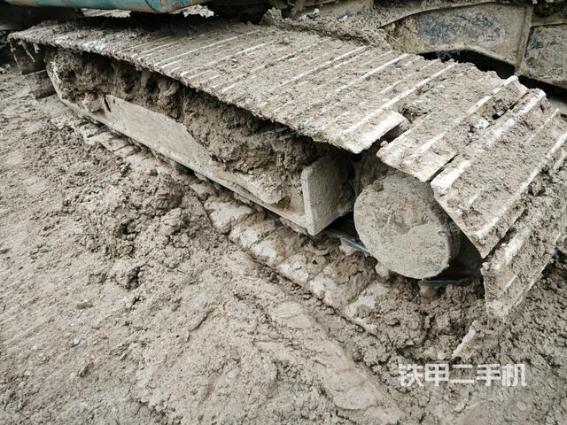 左側(cè)履帶整體?（行走機(jī)構(gòu)）