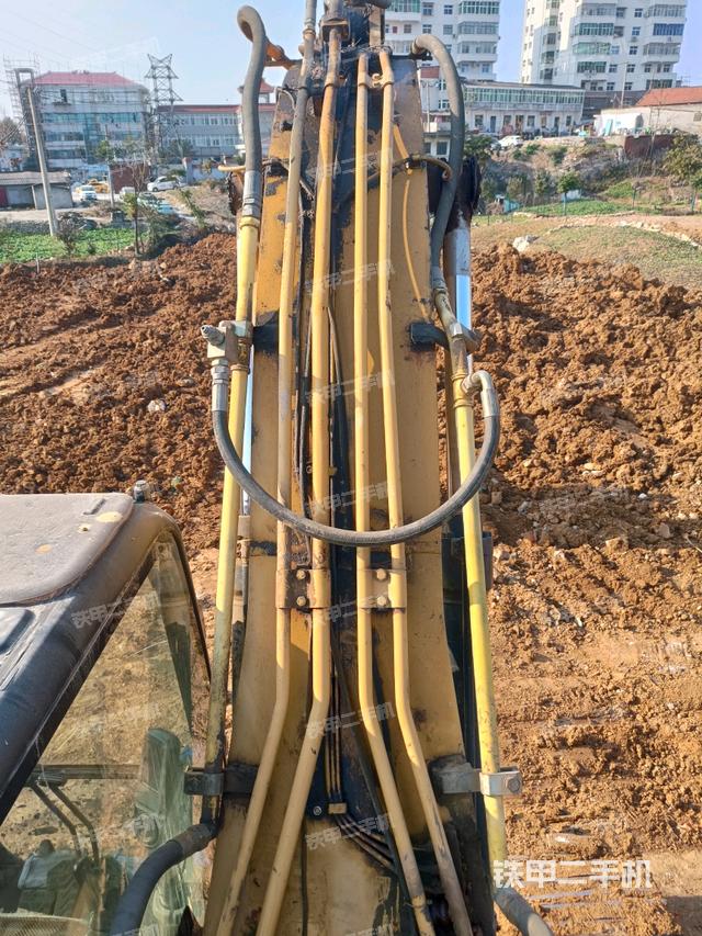 大臂背部俯視（工作和回轉(zhuǎn)裝置）