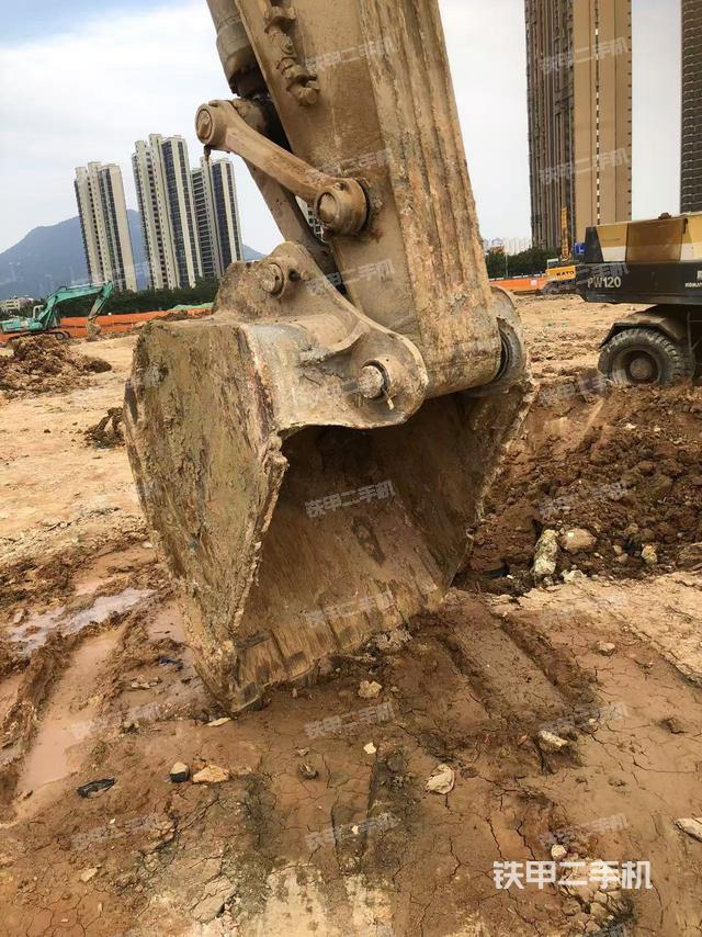 小臂整体左后（工作和回转装置）