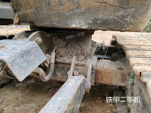 轉(zhuǎn)盤和下車架正前（工作和回轉(zhuǎn)裝置）