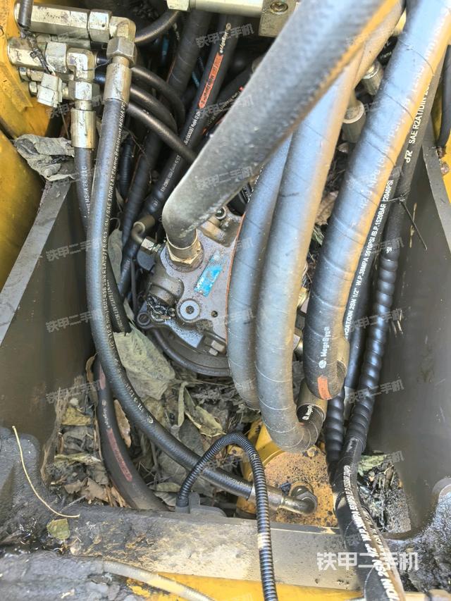 回轉(zhuǎn)馬達（上車部件）