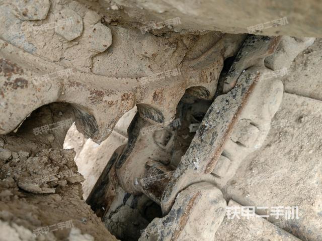 左驅(qū)動(dòng)輪（行走機(jī)構(gòu)）