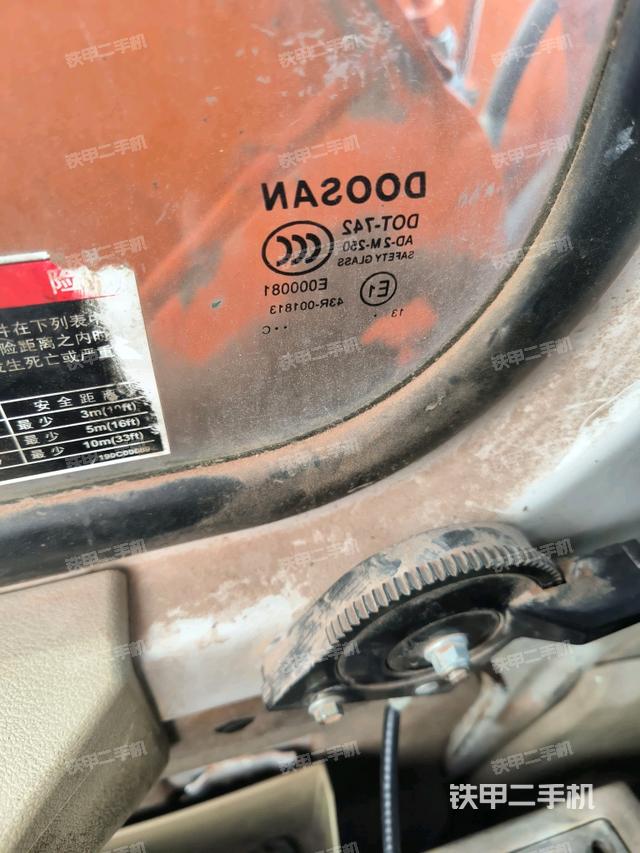 右側(cè)玻璃角標（駕駛室部分）