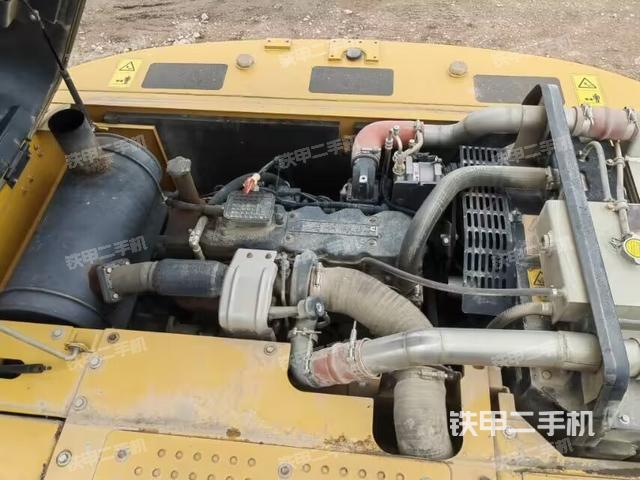 發(fā)動(dòng)機(jī)室（上車部件）