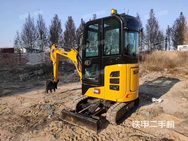 駕駛室整體（整機外觀）