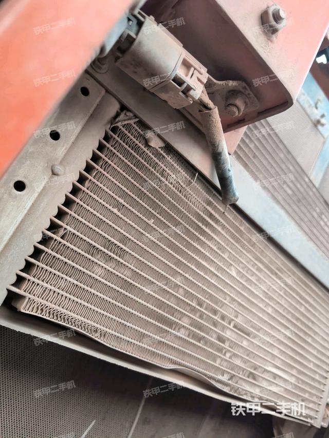 散熱器正面（大件艙室）