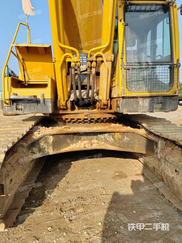 大臂油缸整體?豎拍（工作和回轉(zhuǎn)裝置）