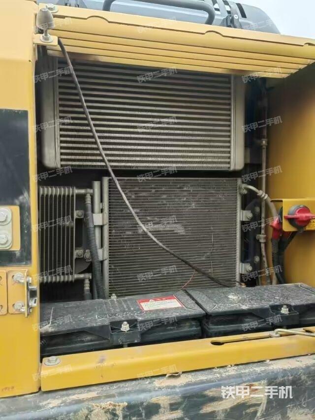 散熱器正面（大件艙室）