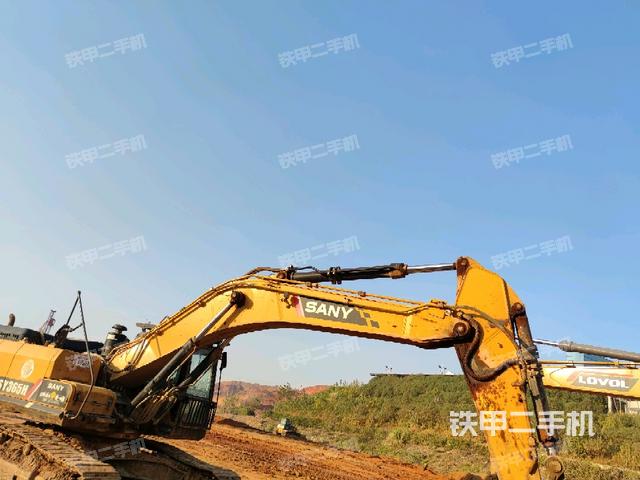 大臂整體?右側(cè)(工作和回轉(zhuǎn)裝置) 大臂整體?右側(cè)(工作和回轉(zhuǎn)裝置)