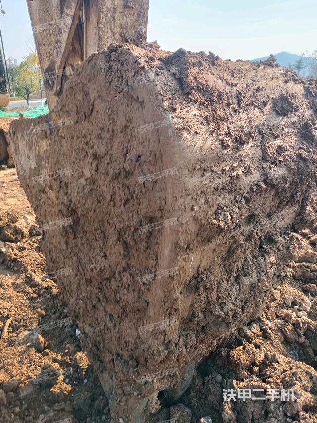 鏟斗右后整體（工作和回轉(zhuǎn)裝置）