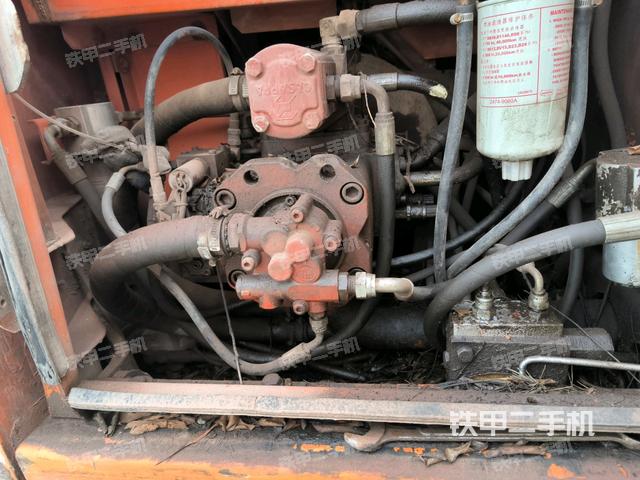 液壓泵斜45?左（大件艙室）