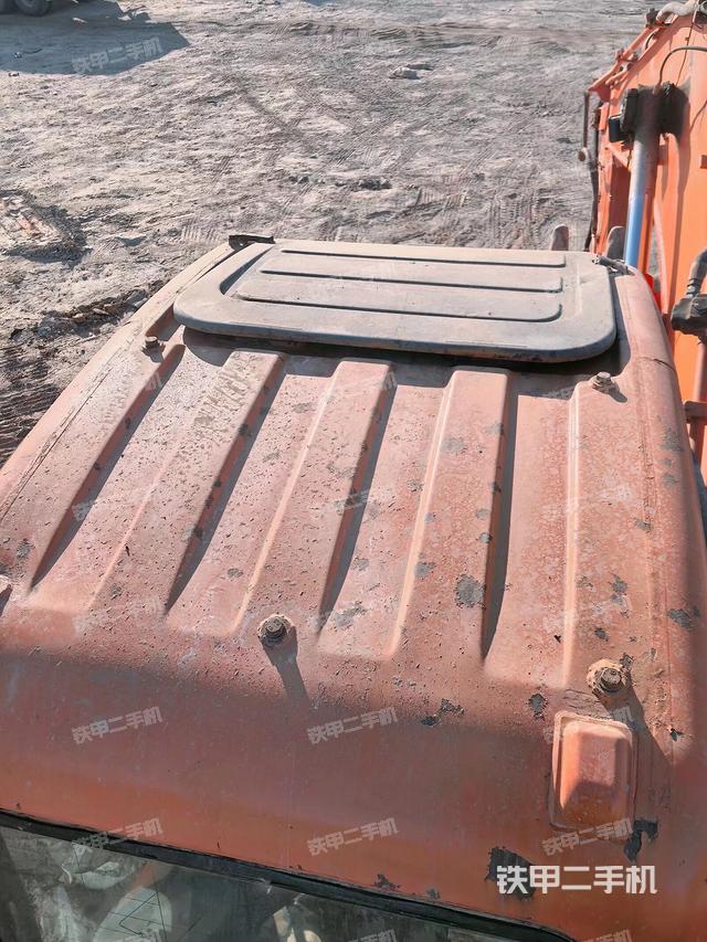 駕駛室頂部（整機(jī)外觀）