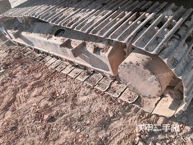 單側(cè)履帶整體（整機(jī)外觀）