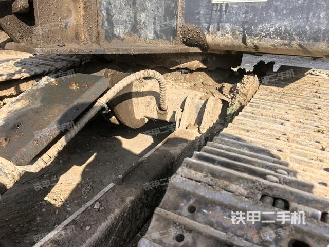 轉(zhuǎn)盤和下車架正前(工作和回轉(zhuǎn)裝置) 轉(zhuǎn)盤和下車架正前(工作和回轉(zhuǎn)裝置)
