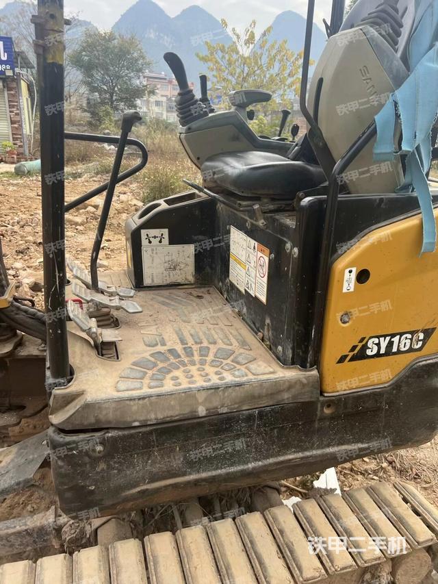 驾驶室整体（整机外观）