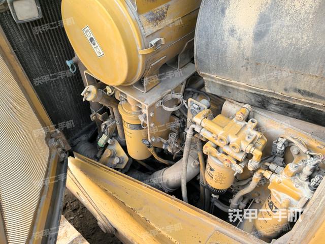 發(fā)動(dòng)機(jī)左側(cè)全景(推土機(jī)發(fā)動(dòng)機(jī)艙) 發(fā)動(dòng)機(jī)左側(cè)全景(推土機(jī)發(fā)動(dòng)機(jī)艙)