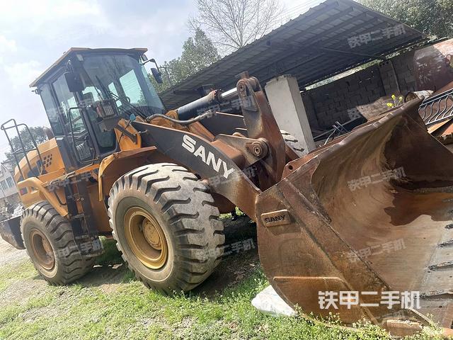 工作裝置整體（整機(jī)外觀及大件）