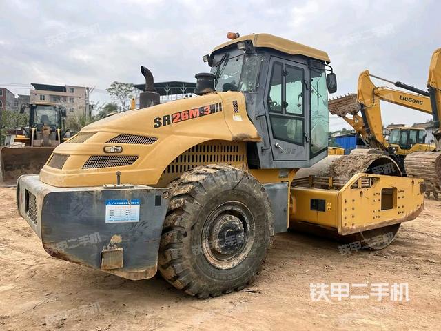 整機(jī)左側(cè)(設(shè)備外觀及核心部件) 整機(jī)左側(cè)(設(shè)備外觀及核心部件)