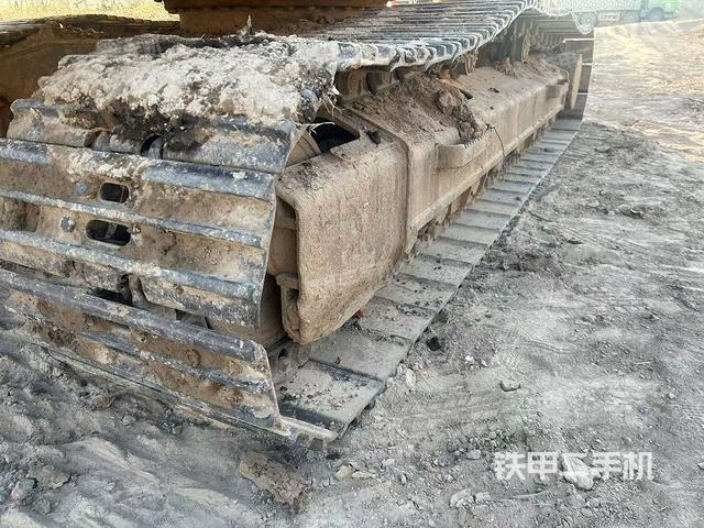 單側(cè)履帶整體（整機(jī)外觀）