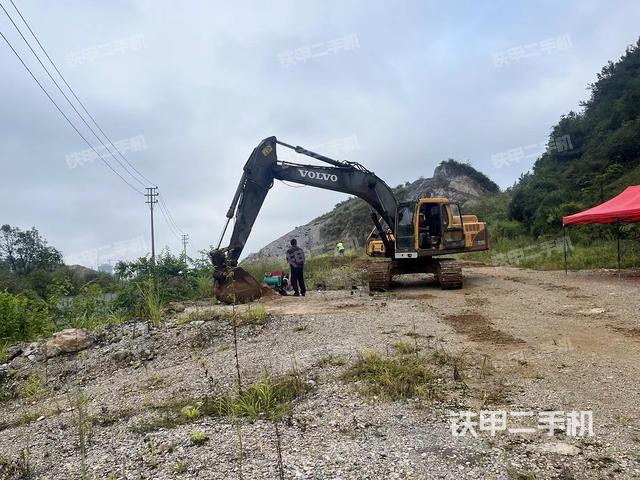 沃尔沃EC210B挖掘机