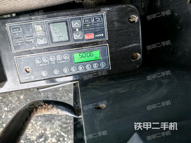 座椅左側(cè)控制臺/音響/含左手柄（駕駛室部分）