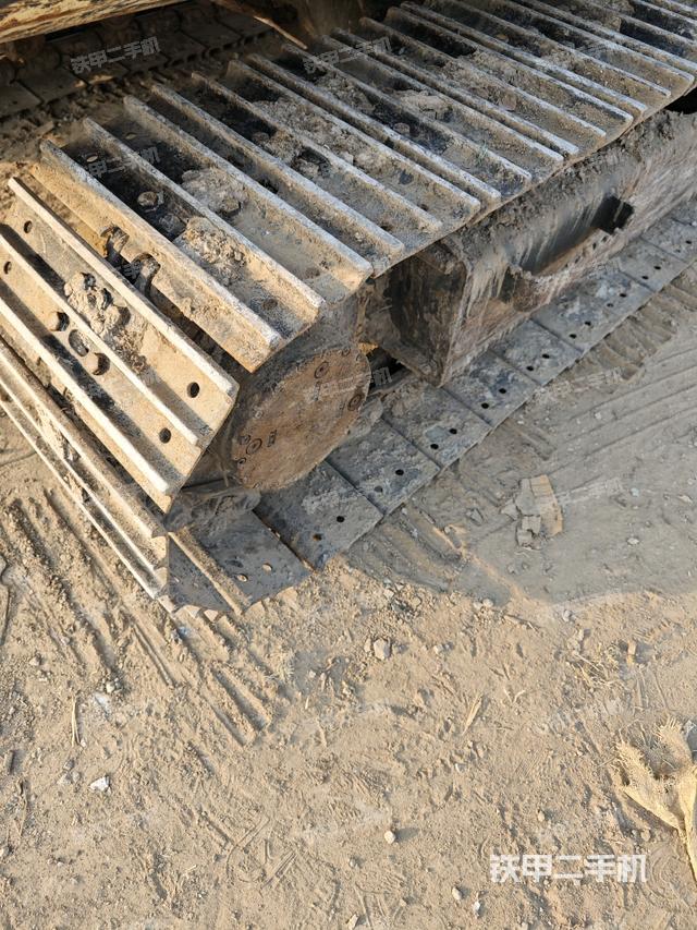 左驅(qū)動(dòng)輪（行走機(jī)構(gòu)）