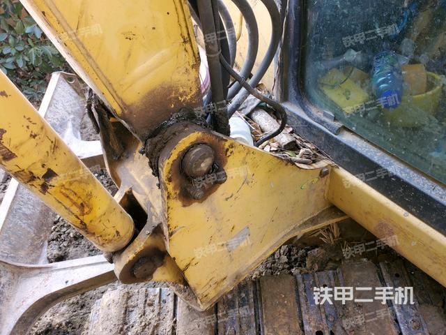 大臂根部?斜（工作和回轉(zhuǎn)裝置）