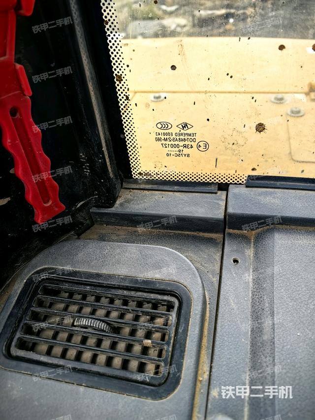 后窗玻璃角標(biāo)（駕駛室部分）