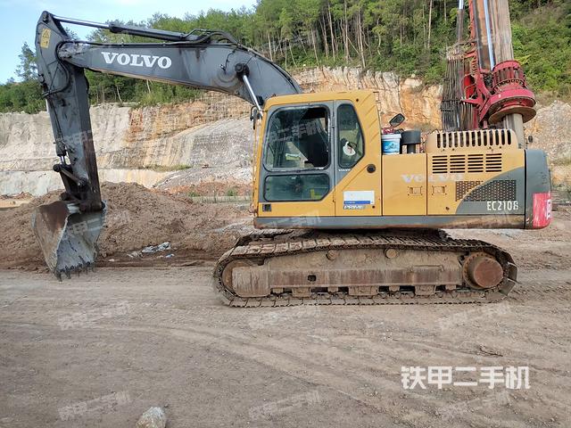 驾驶室顶部（整机外观）