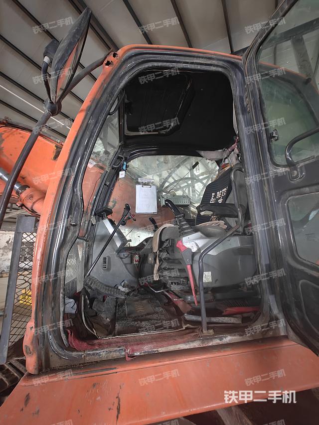 驾驶室整体（整机外观）