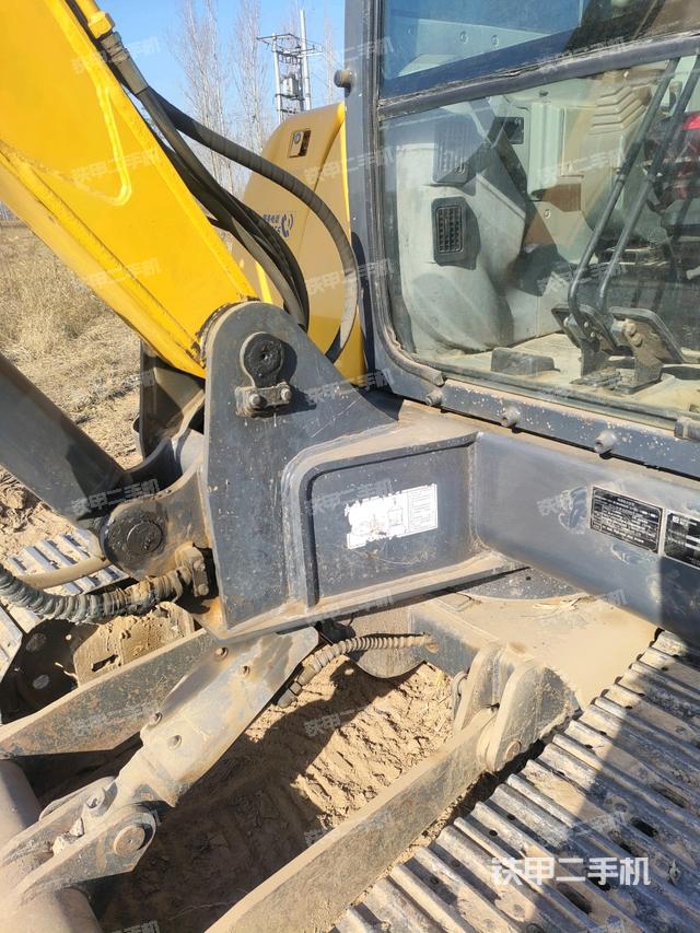 大臂根部?斜（工作和回轉(zhuǎn)裝置）