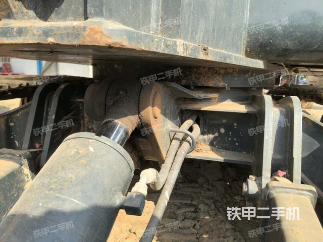 轉(zhuǎn)盤和下車架正前（工作和回轉(zhuǎn)裝置）