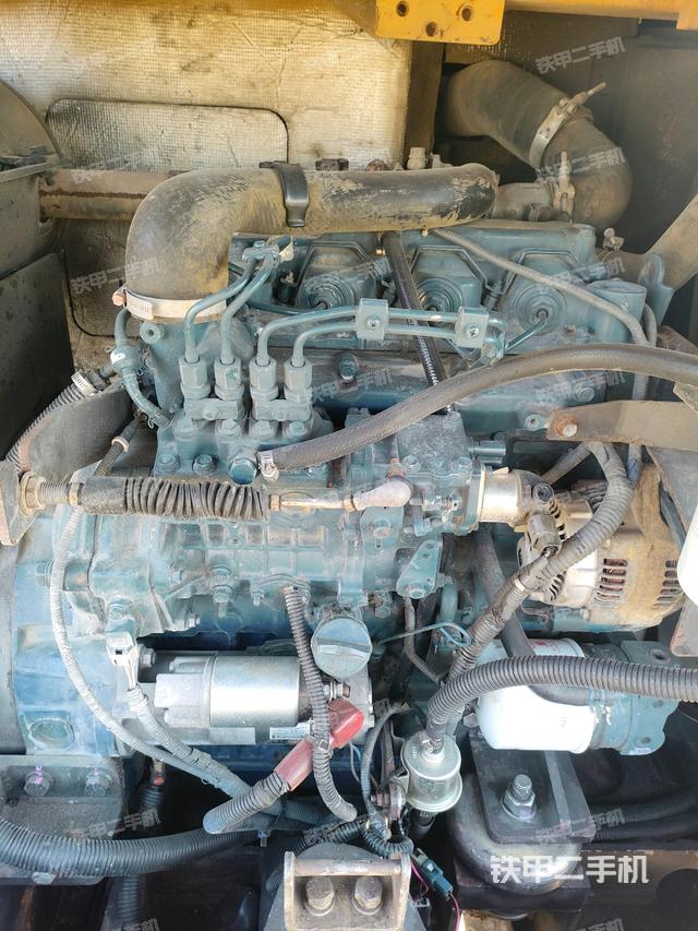 發(fā)動(dòng)機(jī)室（上車部件）