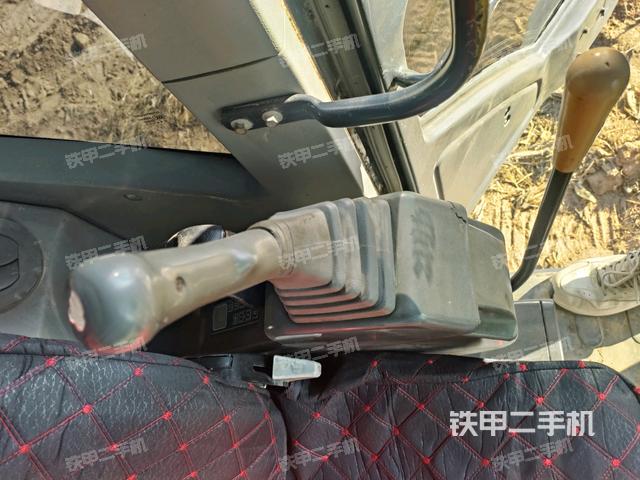 座椅左側(cè)控制臺(tái)/音響/含左手柄（駕駛室部分）