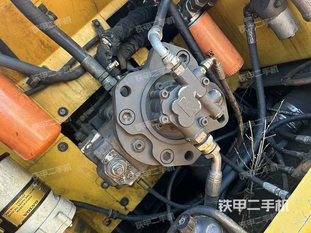 液壓泵室(大件艙室) 液壓泵室(大件艙室)