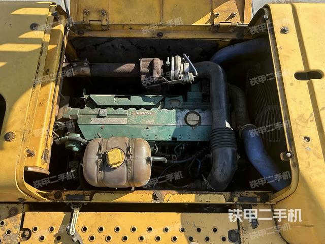 發(fā)動(dòng)機(jī)室(上車部件) 發(fā)動(dòng)機(jī)室(上車部件)