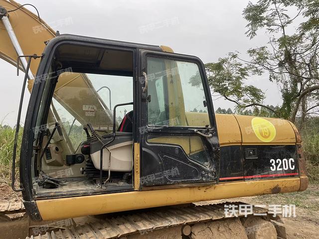 驾驶室整体（整机外观）