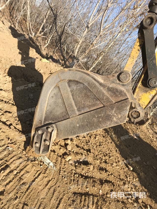 鏟斗右后整體（工作和回轉(zhuǎn)裝置）