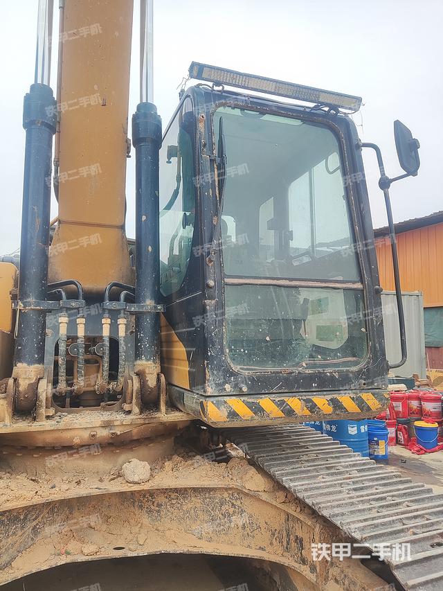 驾驶室整体(整机外观) 驾驶室整体(整机外观)