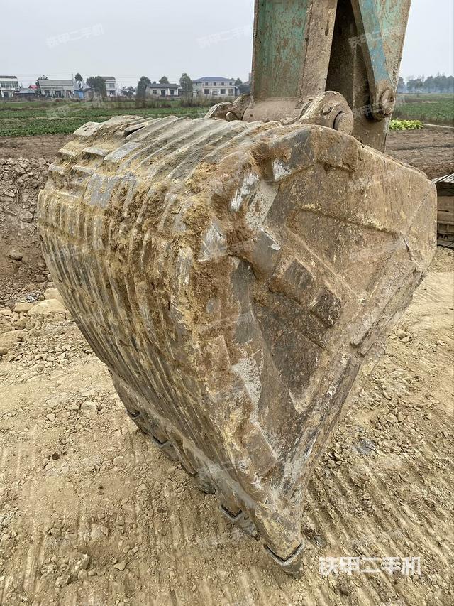 鏟斗右后整體（工作和回轉(zhuǎn)裝置）