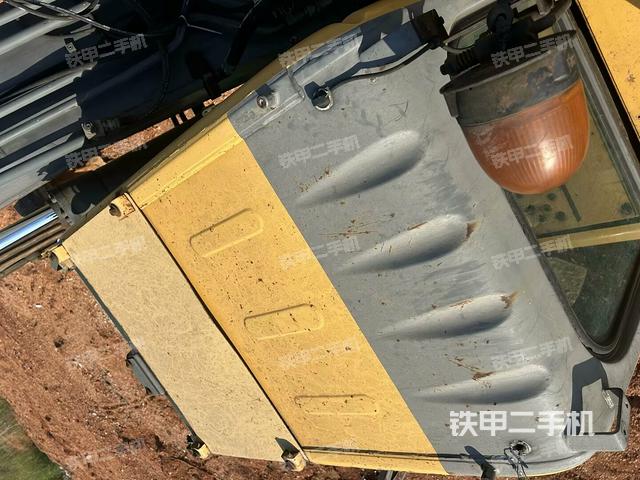 駕駛室頂部俯視(上車部件) 駕駛室頂部俯視(上車部件)