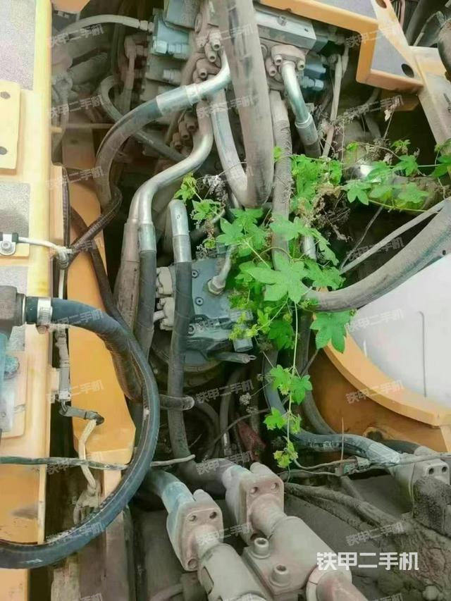 回轉馬達和主控閥（整機外觀）